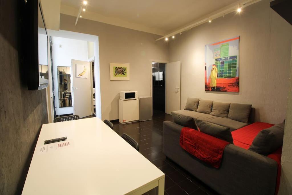 Lovely 2 Bedroom Apartment-6 Pax By Yourhost 로마 외부 사진