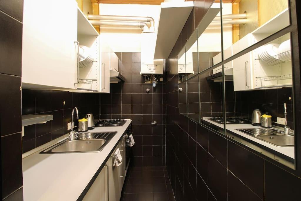 Lovely 2 Bedroom Apartment-6 Pax By Yourhost 로마 외부 사진